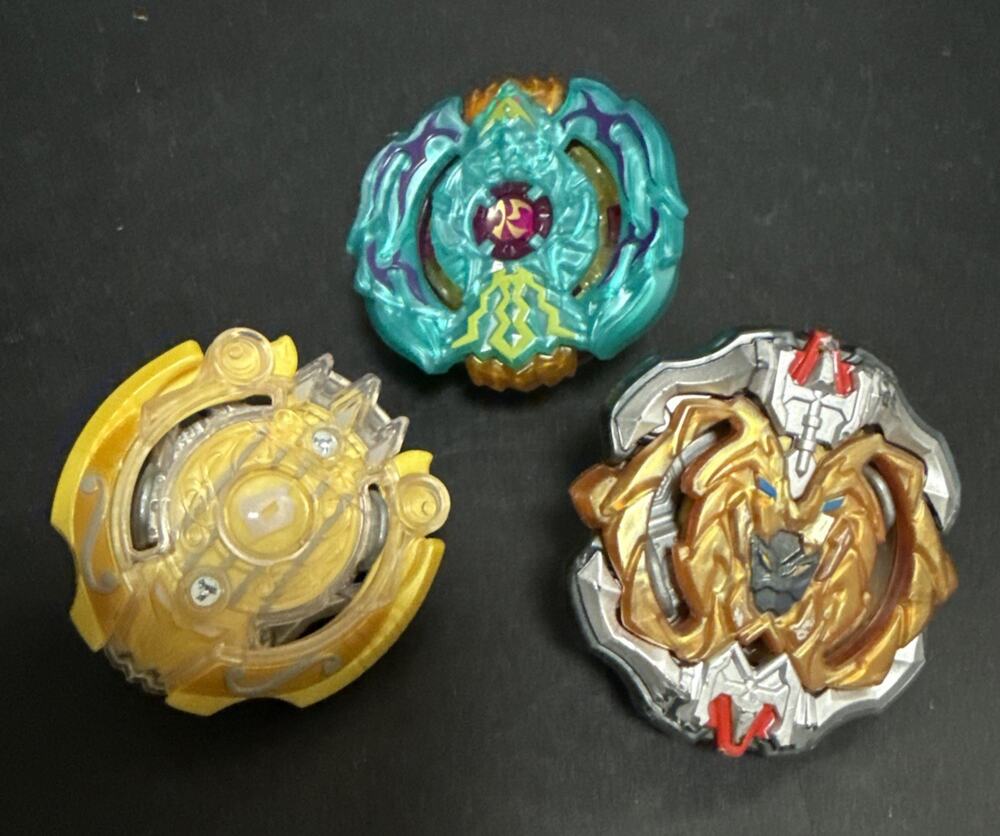 Beyblade Burst Lot 3 Mirage Fafnir F6 Genesis Valtryek V3 Guilty Luinor L7